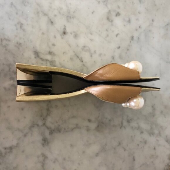 CHRISTIAN LACROIX Faux Pearl Gold Triangle Heel Tan Slide Sandal 5.5 - Picture 8 of 17